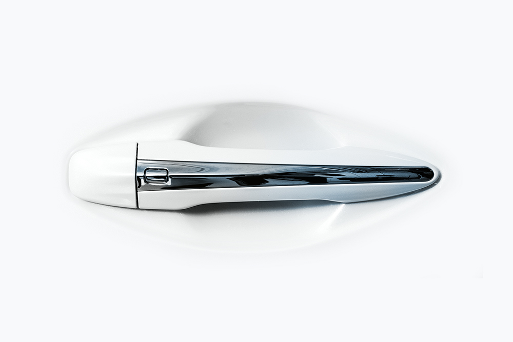 Door handle with integrated sensors, potted with a polyurethane resin from Wevo.